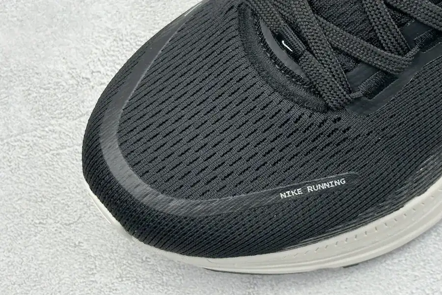 Nike NK Zoom VOMERO 18 Lightweight Running Shoes