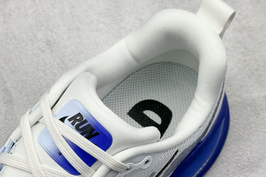 Nike NK Zoom VOMERO 18 Lightweight Running Shoes