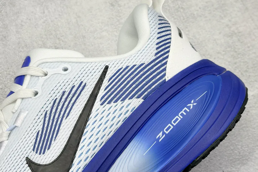 Nike NK Zoom VOMERO 18 Lightweight Running Shoes