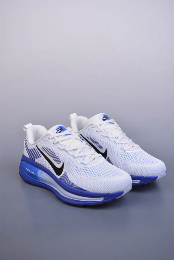 Nike Air Zoom Vomero 18 Premium Running Shoe