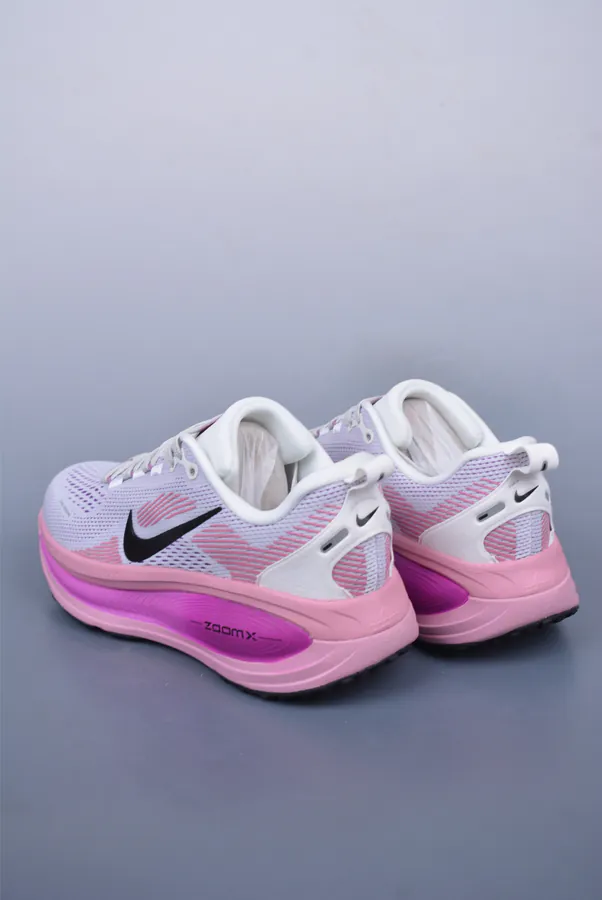 Nike Air Zoom Vomero 18 Premium Running Shoes