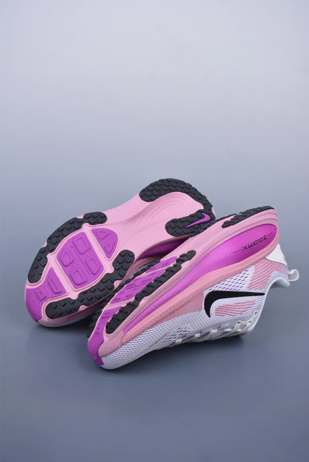 Nike Air Zoom Vomero 18 Premium Running Shoes