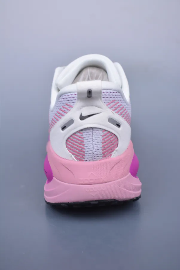 Nike Air Zoom Vomero 18 Premium Running Shoes