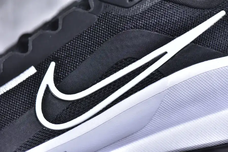 Nike Revolution 13 Wide Running Shoes