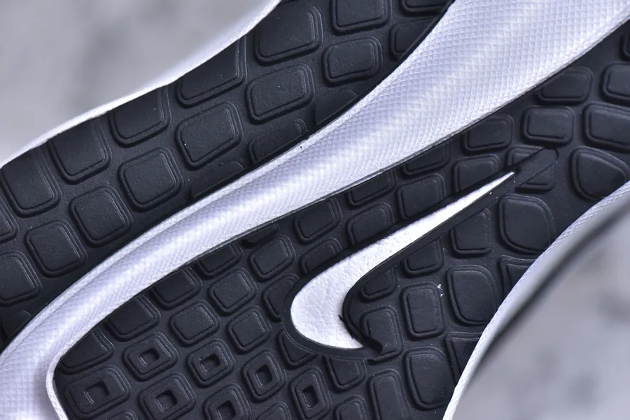 Nike Revolution 13 Wide Running Shoes