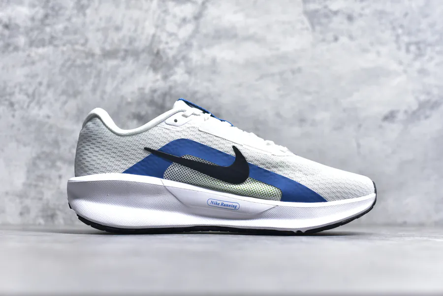 Nike Downshifter 13 Wide Running Shoes for All Levels