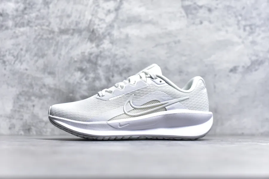 Nike Downshifter 13 Wide Running Shoes for Casual and Performance Runners