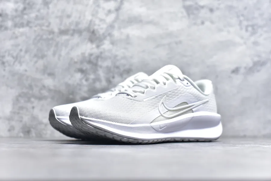 Nike Downshifter 13 Wide Running Shoes for Casual and Performance Runners