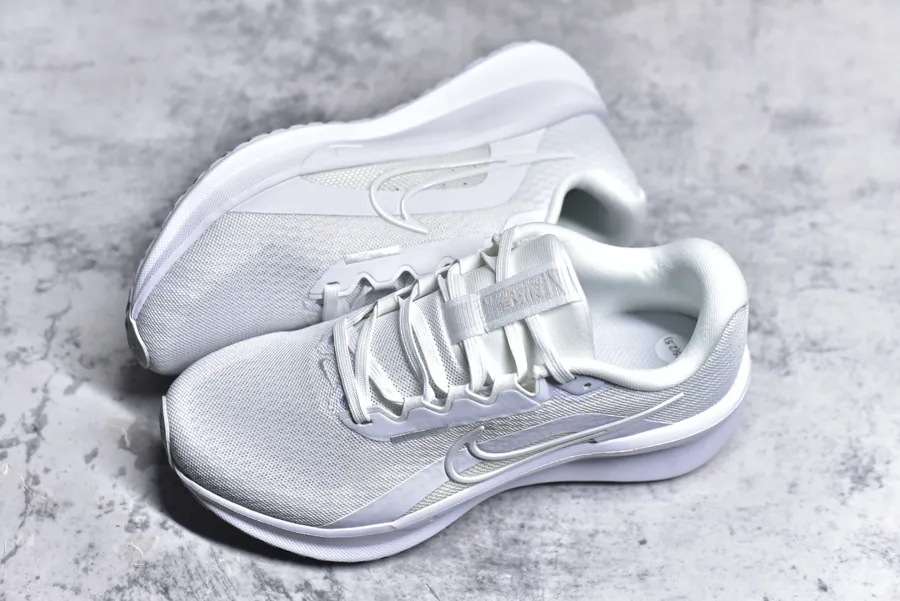 Nike Downshifter 13 Wide Running Shoes for Casual and Performance Runners
