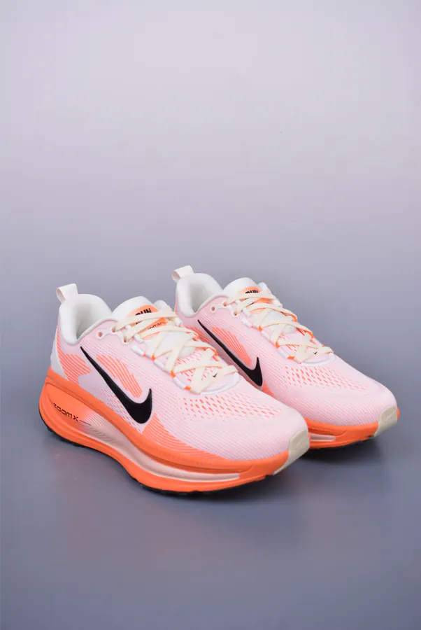 Nike Air Zoom Vomero 18 Premium Running Shoes