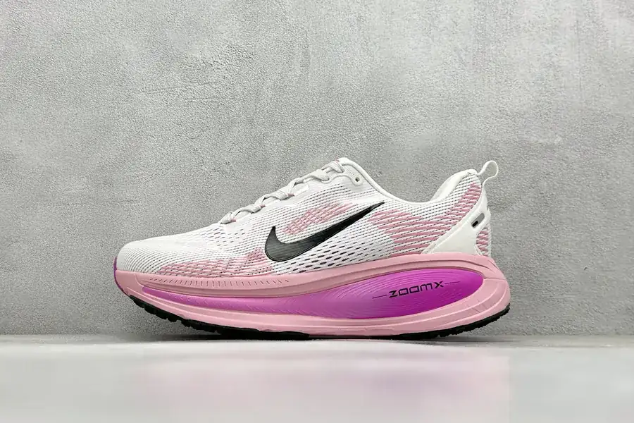 Nike NK Zoom VOMERO 18 Lightweight Running Shoes