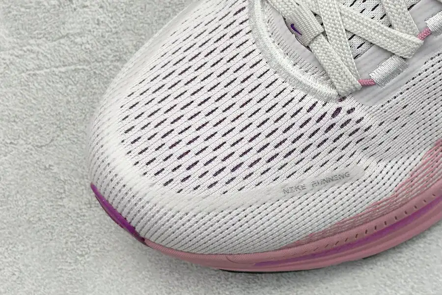 Nike NK Zoom VOMERO 18 Lightweight Running Shoes