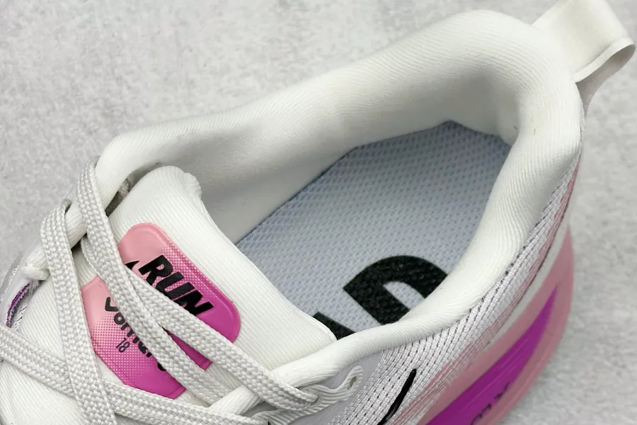 Nike NK Zoom VOMERO 18 Lightweight Running Shoes