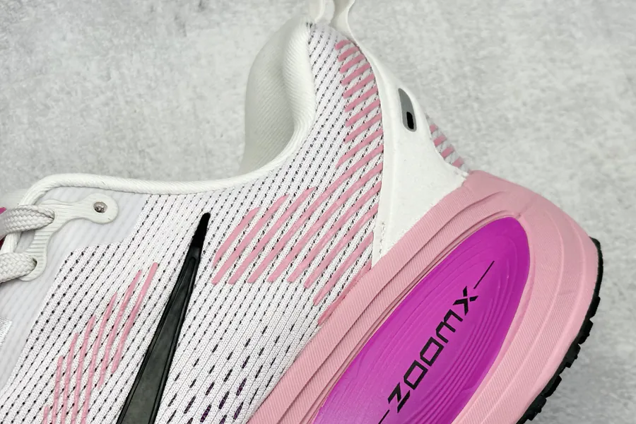 Nike NK Zoom VOMERO 18 Lightweight Running Shoes