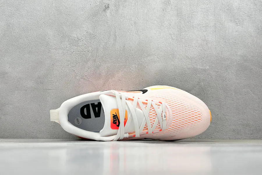 Nike NK Zoom VOMERO 18 Lightweight Running Shoes