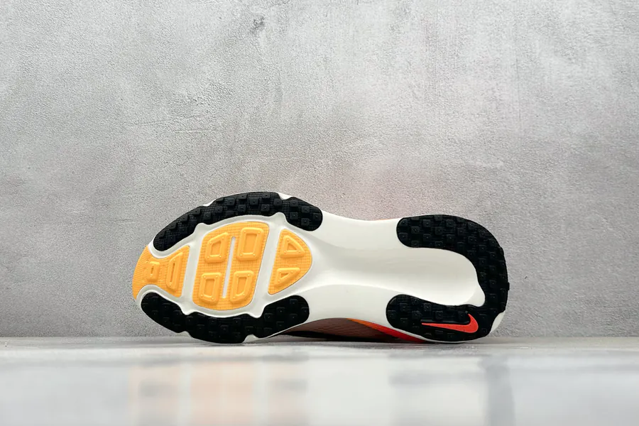 Nike NK Zoom VOMERO 18 Lightweight Running Shoes