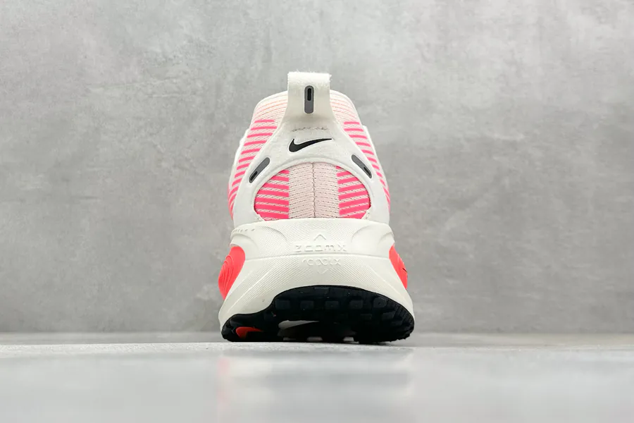 Nike NK Zoom VOMERO 18 Lightweight Running Shoes