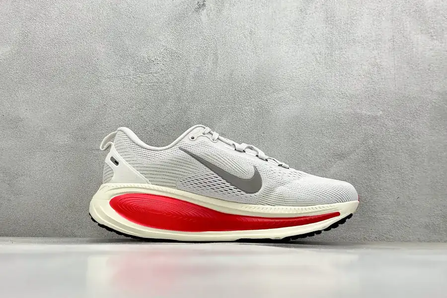 Nike NK Zoom VOMERO 18 Lightweight Running Shoes