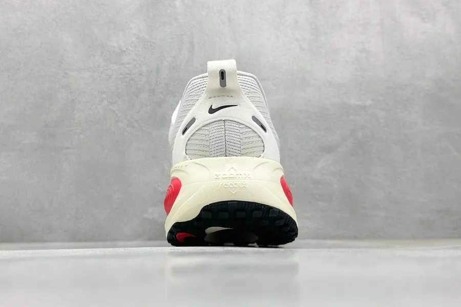 Nike NK Zoom VOMERO 18 Lightweight Running Shoes