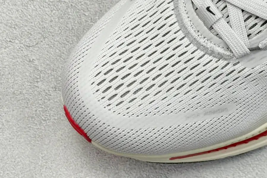 Nike NK Zoom VOMERO 18 Lightweight Running Shoes