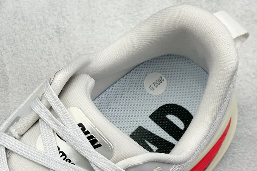 Nike NK Zoom VOMERO 18 Lightweight Running Shoes