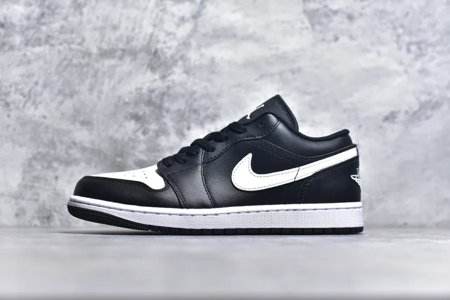 Air Jordan AJ1 Low Classic Version, Black and White