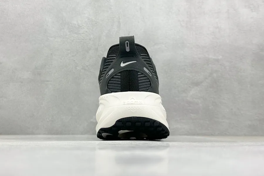 Nike NK Zoom VOMERO 18 Lightweight Running Shoes