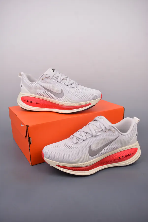 Nike Air Zoom Vomero 18 Premium Running Shoes