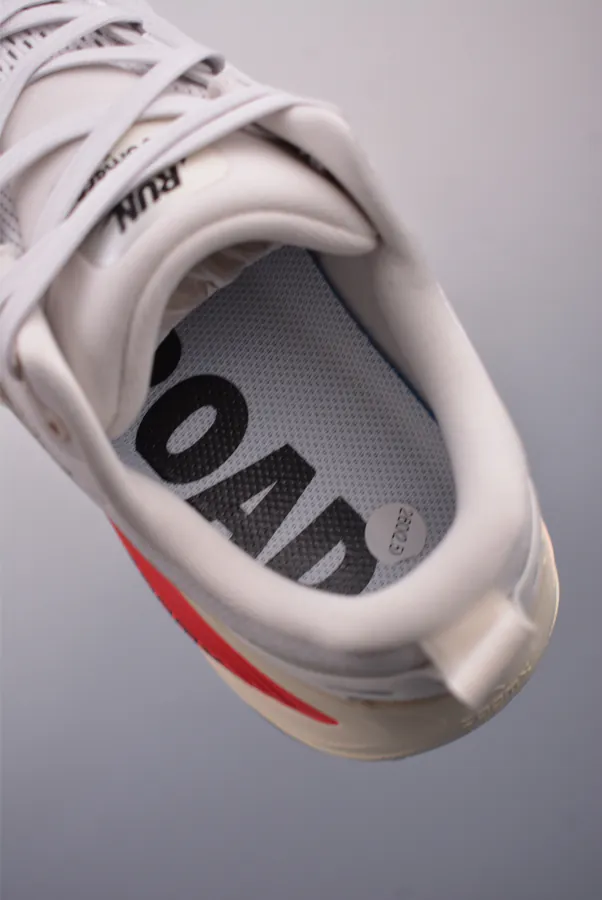 Nike Air Zoom Vomero 18 Premium Running Shoes