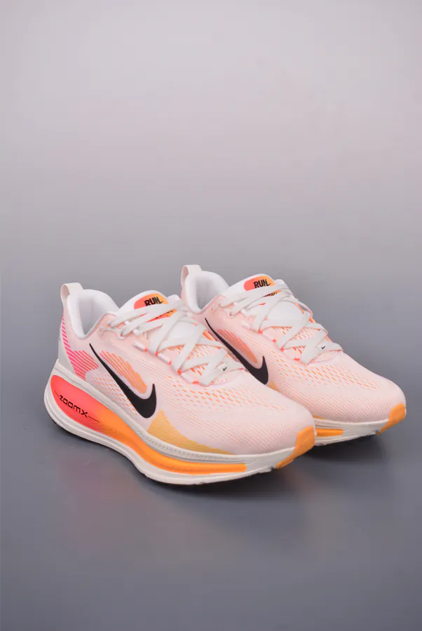 Nike Air Zoom Vomero 18 Premium Running Shoes