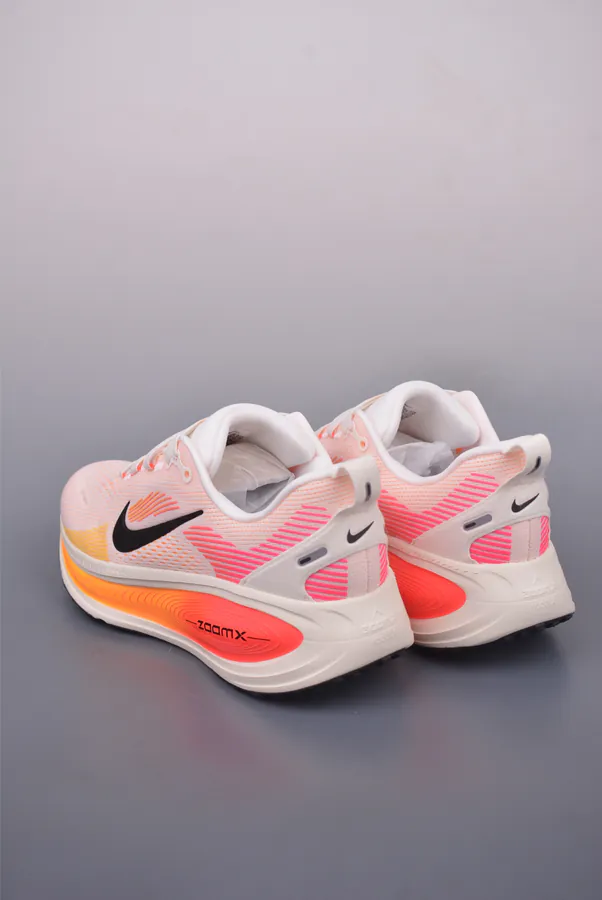 Nike Air Zoom Vomero 18 Premium Running Shoes