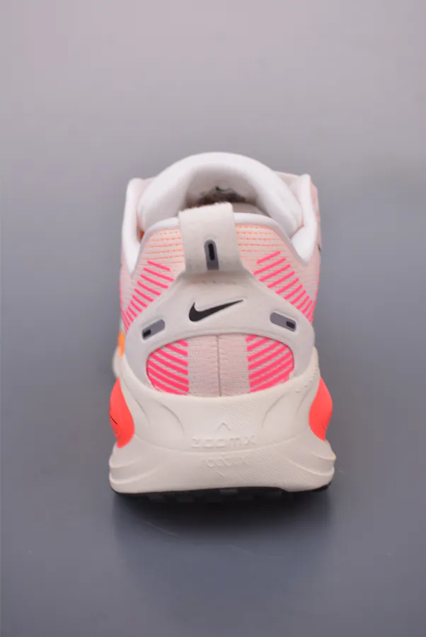 Nike Air Zoom Vomero 18 Premium Running Shoes