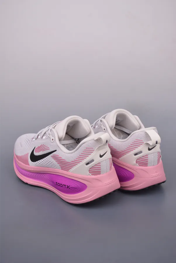 Nike Air Zoom Vomero 18 Premium Running Shoes