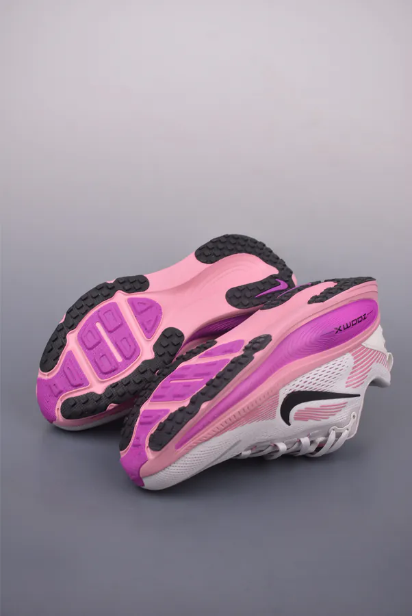 Nike Air Zoom Vomero 18 Premium Running Shoes
