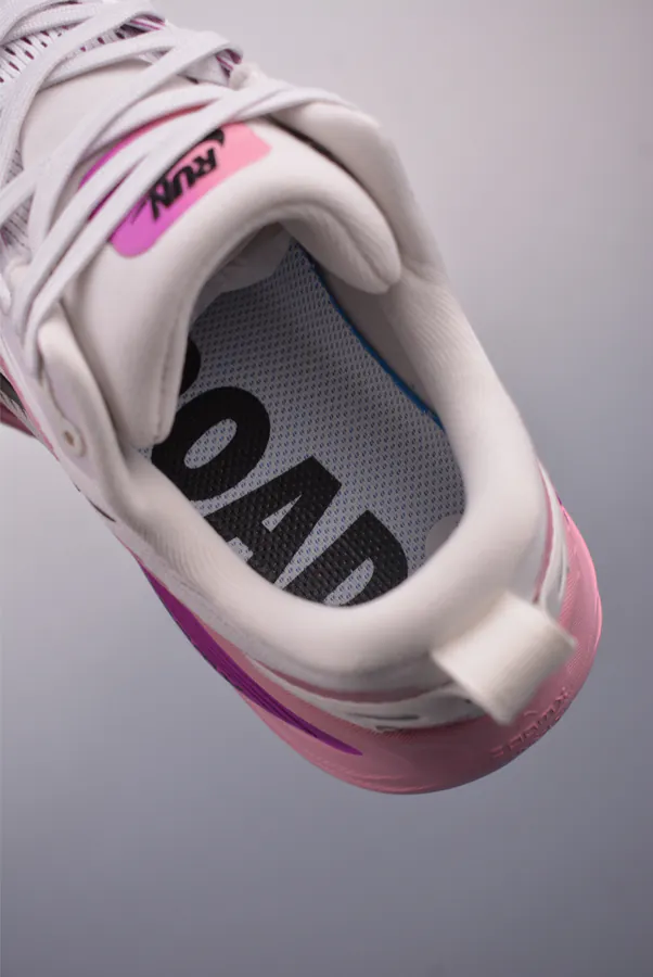 Nike Air Zoom Vomero 18 Premium Running Shoes