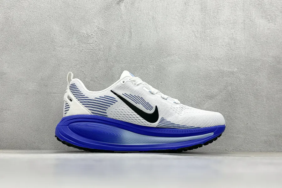 Nike NK Zoom VOMERO 18 Lightweight Running Shoes