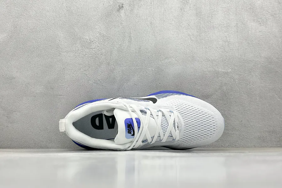 Nike NK Zoom VOMERO 18 Lightweight Running Shoes