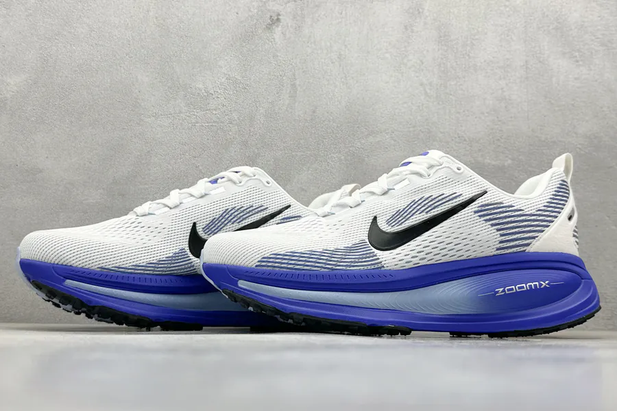 Nike NK Zoom VOMERO 18 Lightweight Running Shoes