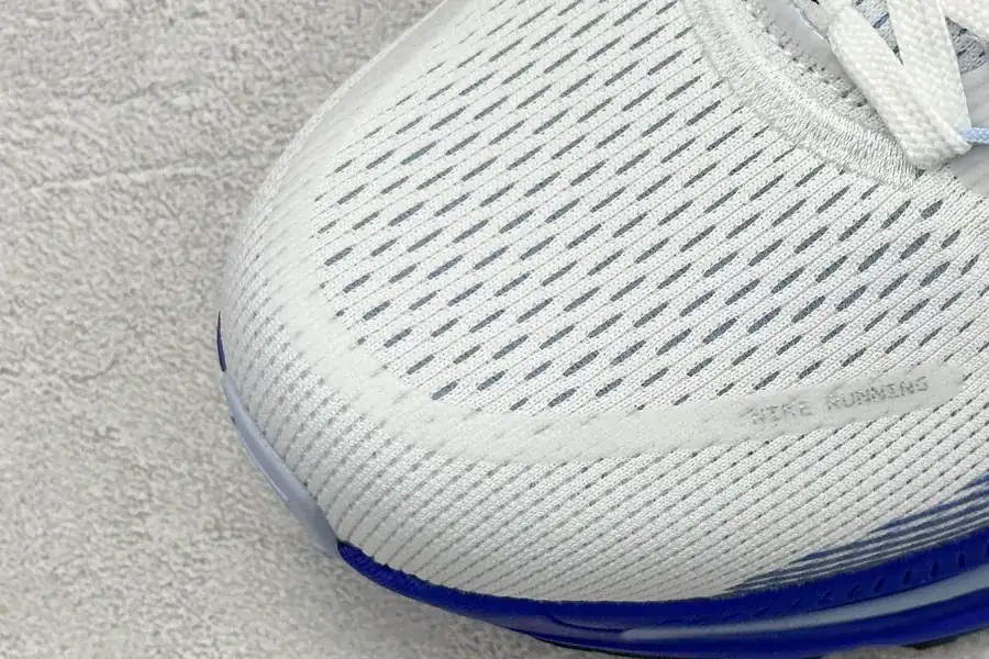 Nike NK Zoom VOMERO 18 Lightweight Running Shoes