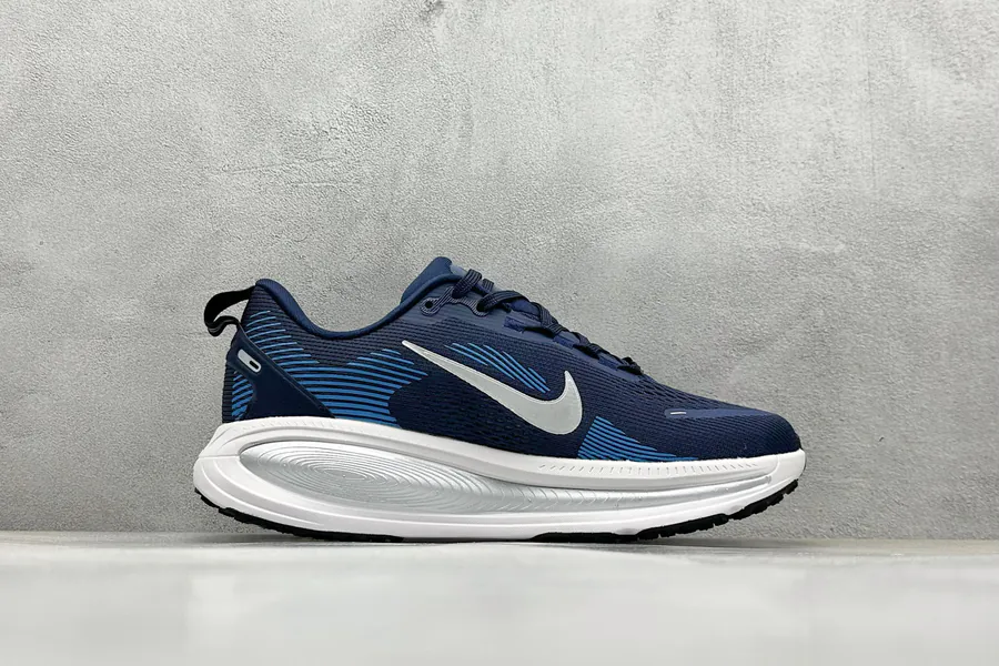 Nike NK Zoom VOMERO 18 Lightweight Running Shoes