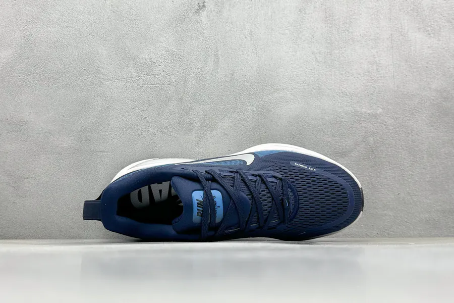 Nike NK Zoom VOMERO 18 Lightweight Running Shoes