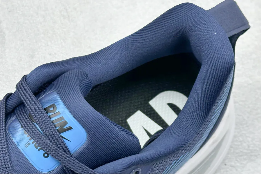 Nike NK Zoom VOMERO 18 Lightweight Running Shoes