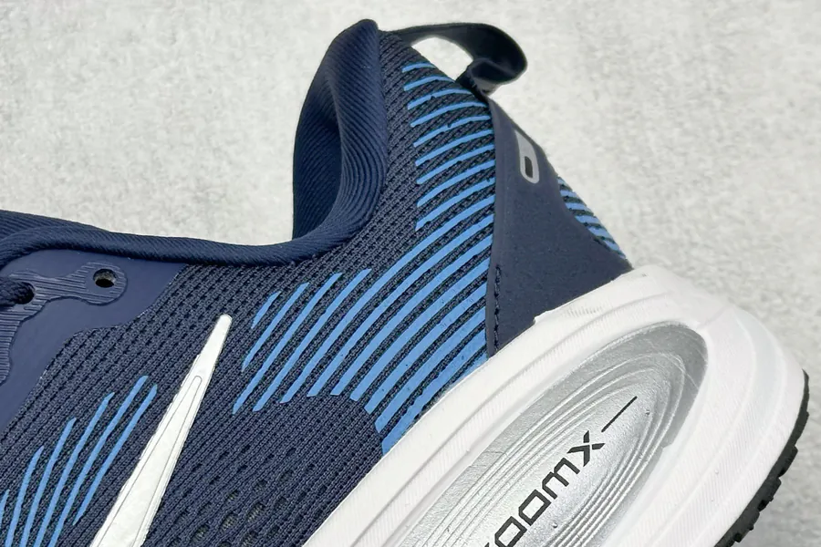 Nike NK Zoom VOMERO 18 Lightweight Running Shoes