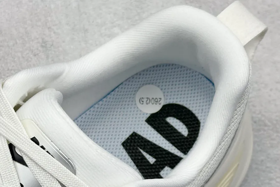 Nike NK Zoom VOMERO 18 Lightweight Running Shoes