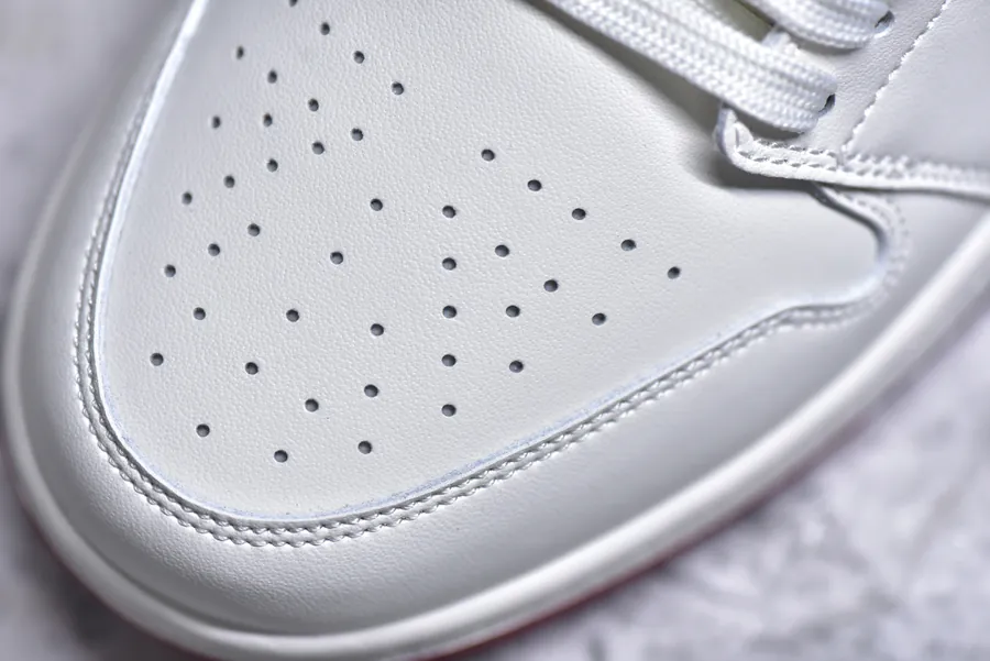 Air Jordan AJ1 Low in White Red