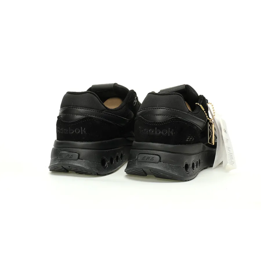 Reebok Ers World Low Top Retro Sneaker in Black