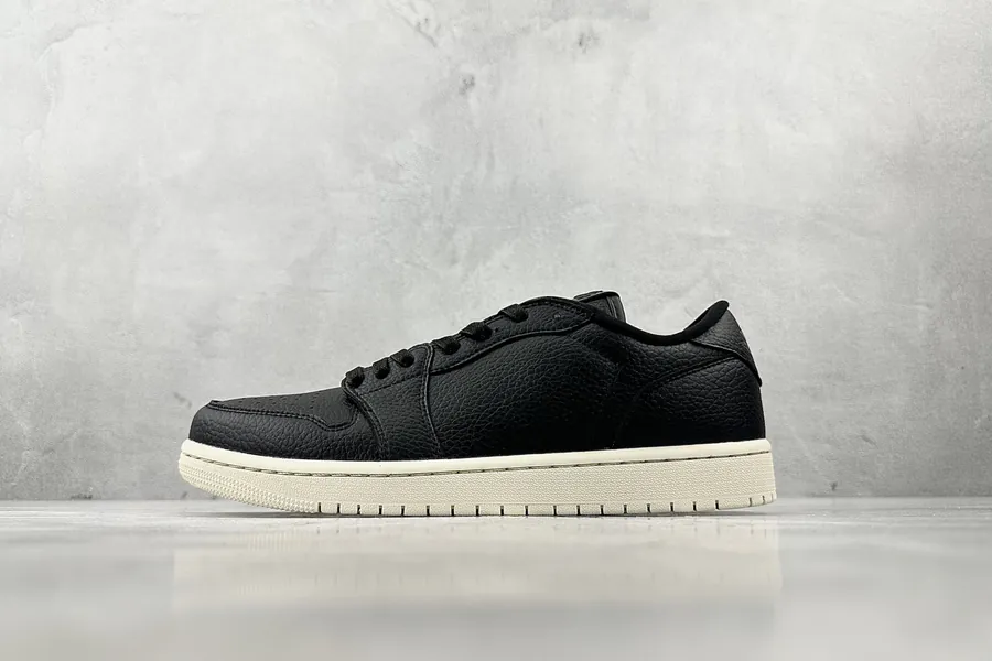 Air Jordan 1 Retro Low Swooshless Black