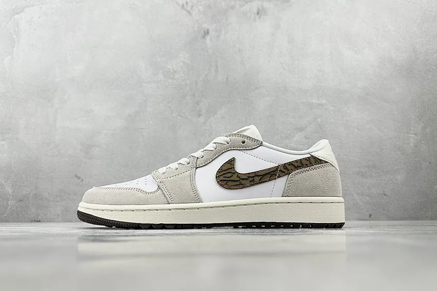 Jordan Air Jordan 1 Low in White Brown