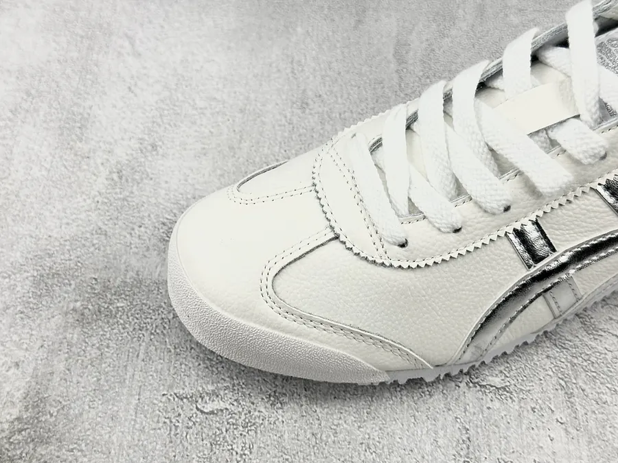Onitsuka Tiger MEXICO 66 in Silver