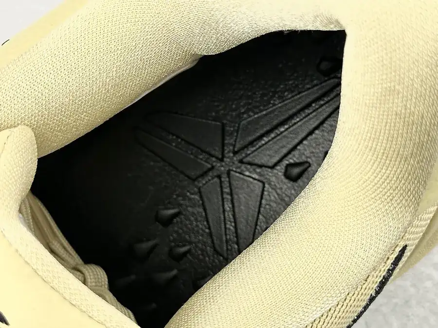 Nike Kobe 8 Protro TB in Yellow